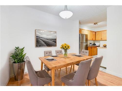 309-71 Vanier Drive, Kitchener, ON - Indoor Photo Showing Dining Room