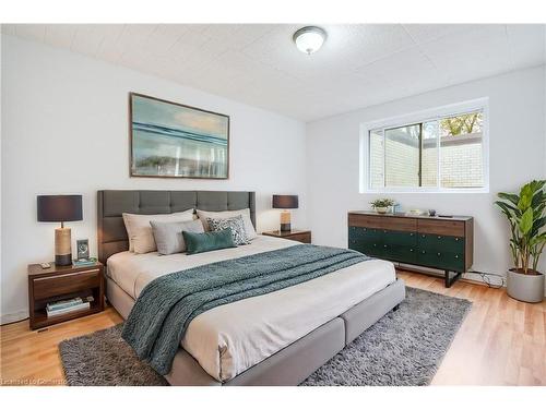 309-71 Vanier Drive, Kitchener, ON - Indoor Photo Showing Bedroom