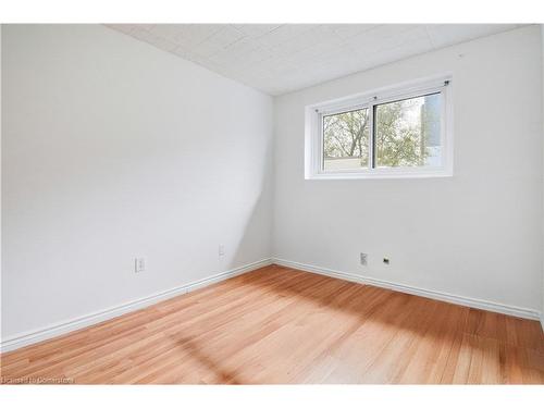 309-71 Vanier Drive, Kitchener, ON - Indoor Photo Showing Other Room