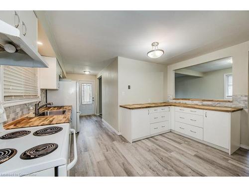 187 Christopher Drive, Cambridge, ON - Indoor Photo Showing Kitchen