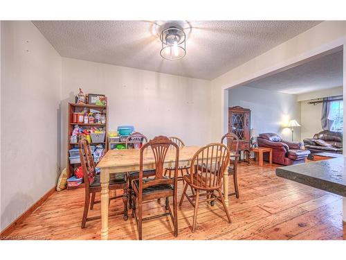 27 Uxbridge Crescent, Kitchener, ON - Indoor Photo Showing Dining Room