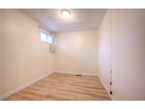 27 Uxbridge Crescent, Kitchener, ON - Indoor Photo Showing Other Room