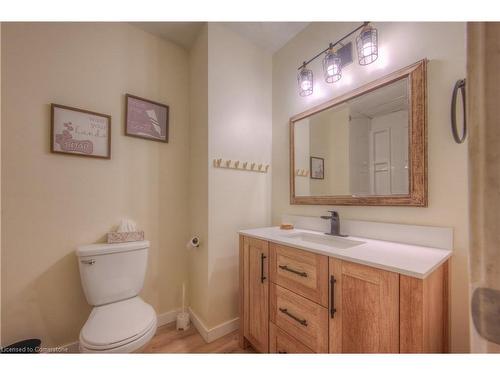 27 Uxbridge Crescent, Kitchener, ON - Indoor Photo Showing Bathroom