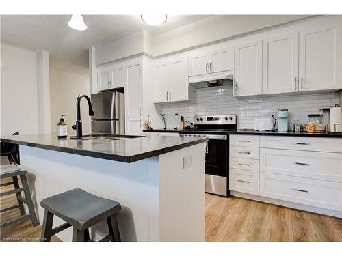 30-25 Isherwood Avenue, Cambridge, ON - Indoor Photo Showing Kitchen With Stainless Steel Kitchen With Upgraded Kitchen