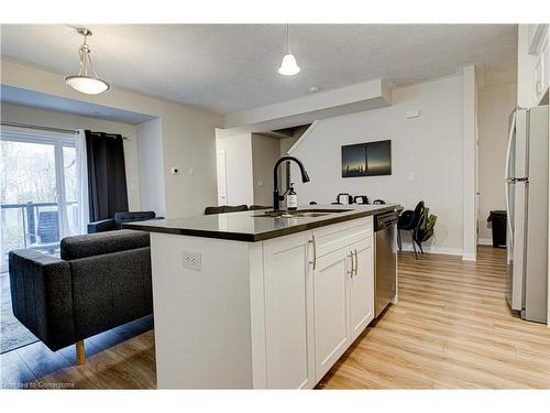 30-25 Isherwood Avenue, Cambridge, ON - Indoor Photo Showing Kitchen