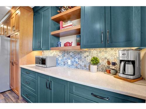 121 Edmund Road, Kitchener, ON - Indoor Photo Showing Kitchen