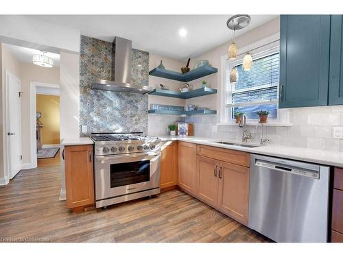 121 Edmund Road, Kitchener, ON - Indoor Photo Showing Kitchen With Upgraded Kitchen