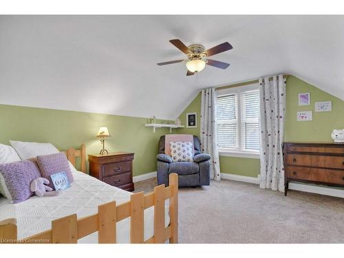 121 Edmund Road, Kitchener, ON - Indoor Photo Showing Bedroom