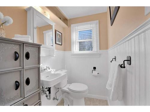 121 Edmund Road, Kitchener, ON - Indoor Photo Showing Bathroom