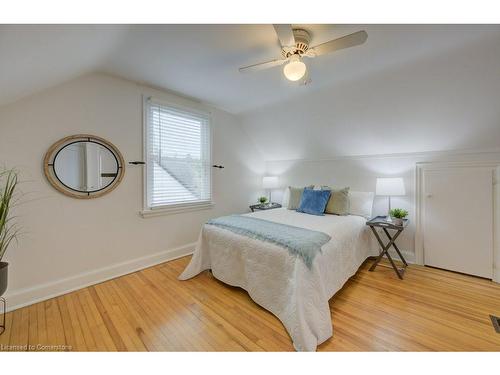 142 Spadina Road W, Kitchener, ON - Indoor Photo Showing Bedroom