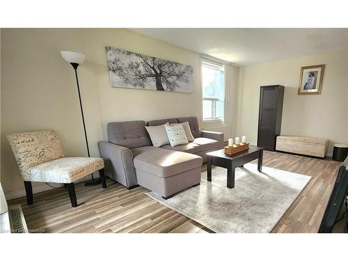 201-200 Jamieson Parkway, Cambridge, ON - Indoor Photo Showing Living Room