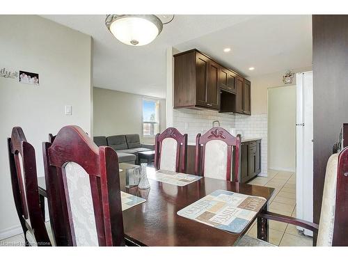 201-200 Jamieson Parkway, Cambridge, ON - Indoor Photo Showing Dining Room