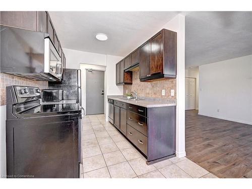 306-283 Fairway Road N, Kitchener, ON - Indoor Photo Showing Kitchen