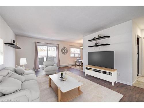 306-283 Fairway Road N, Kitchener, ON - Indoor Photo Showing Living Room