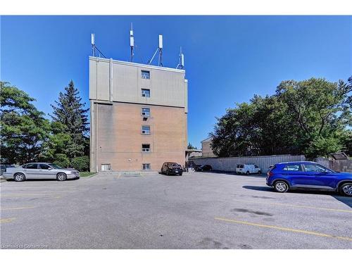 306-283 Fairway Road N, Kitchener, ON - Outdoor