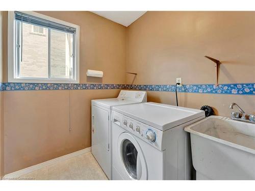 59 Nith River Way, Ayr, ON - Indoor Photo Showing Laundry Room