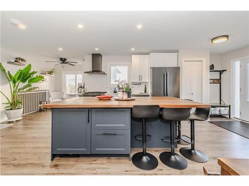 518 Mortimer Drive, Cambridge, ON - Indoor Photo Showing Kitchen With Upgraded Kitchen