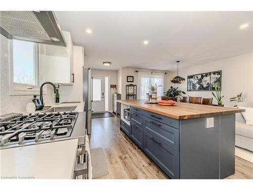 518 Mortimer Drive, Cambridge, ON - Indoor Photo Showing Kitchen With Upgraded Kitchen