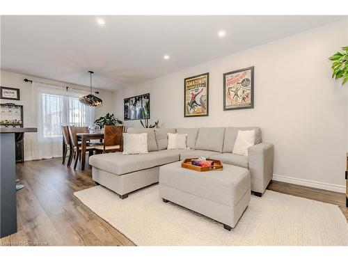 518 Mortimer Drive, Cambridge, ON - Indoor Photo Showing Living Room