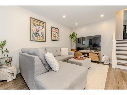 518 Mortimer Drive, Cambridge, ON - Indoor Photo Showing Living Room