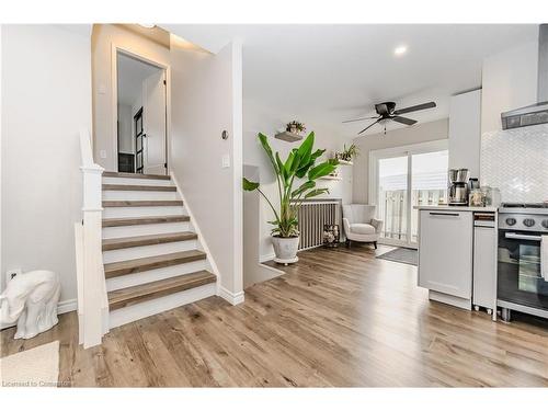 518 Mortimer Drive, Cambridge, ON - Indoor Photo Showing Kitchen