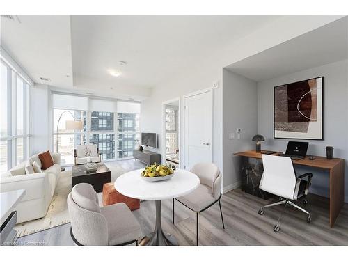 1311-108 Garment Street, Kitchener, ON - Indoor Photo Showing Living Room