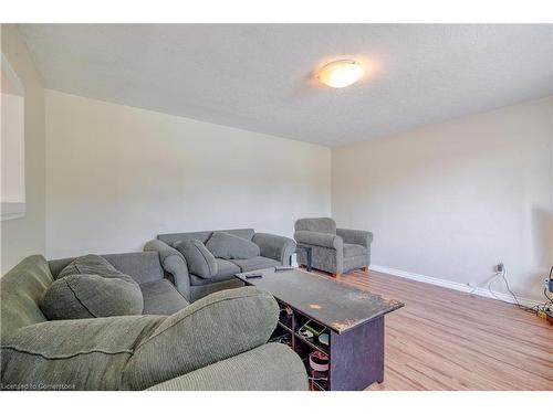 13 Brooklyne Road, Cambridge, ON - Indoor Photo Showing Living Room