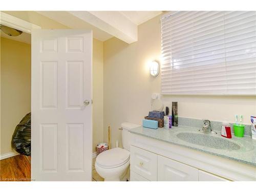 13 Brooklyne Road, Cambridge, ON - Indoor Photo Showing Bathroom