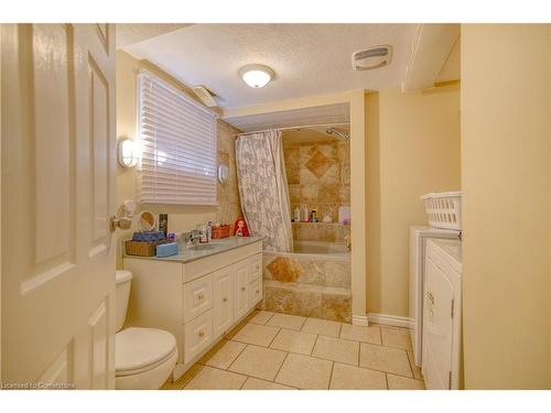 13 Brooklyne Road, Cambridge, ON - Indoor Photo Showing Bathroom