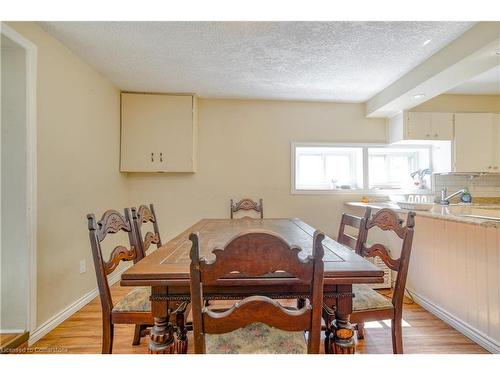 13 Brooklyne Road, Cambridge, ON - Indoor Photo Showing Dining Room