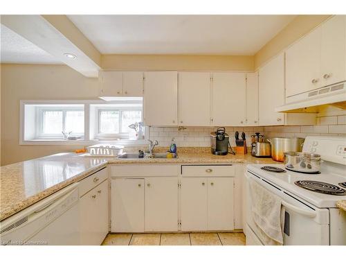 13 Brooklyne Road, Cambridge, ON - Indoor Photo Showing Kitchen With Double Sink