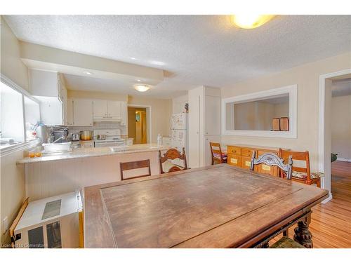 13 Brooklyne Road, Cambridge, ON - Indoor Photo Showing Dining Room