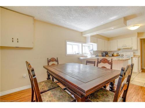 13 Brooklyne Road, Cambridge, ON - Indoor Photo Showing Dining Room