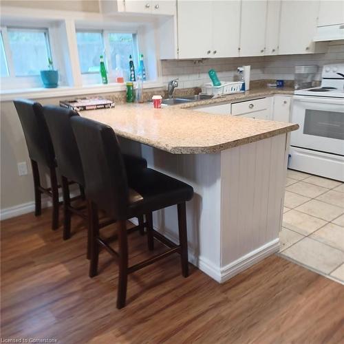 13 Brooklyne Road, Cambridge, ON - Indoor Photo Showing Kitchen With Double Sink