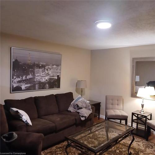 13 Brooklyne Road, Cambridge, ON - Indoor Photo Showing Living Room