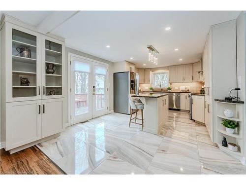 214 Misty Court, Kitchener, ON - Indoor Photo Showing Kitchen