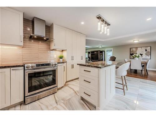 214 Misty Court, Kitchener, ON - Indoor Photo Showing Kitchen With Upgraded Kitchen