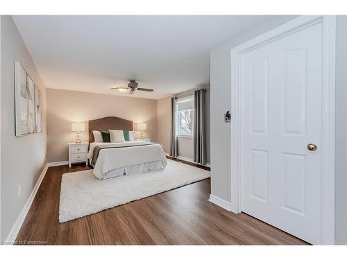 214 Misty Court, Kitchener, ON - Indoor Photo Showing Bedroom