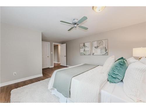 214 Misty Court, Kitchener, ON - Indoor Photo Showing Bedroom