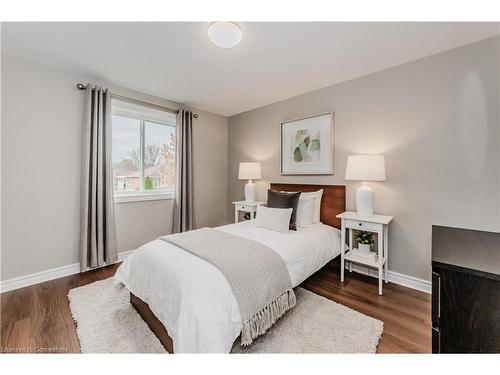 214 Misty Court, Kitchener, ON - Indoor Photo Showing Bedroom