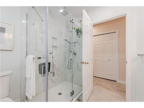 214 Misty Court, Kitchener, ON - Indoor Photo Showing Bathroom