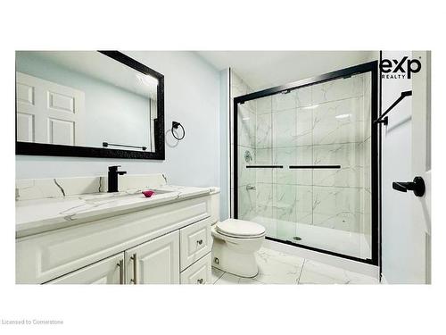 Lower-643 Violet Street, Waterloo, ON - Indoor Photo Showing Bathroom