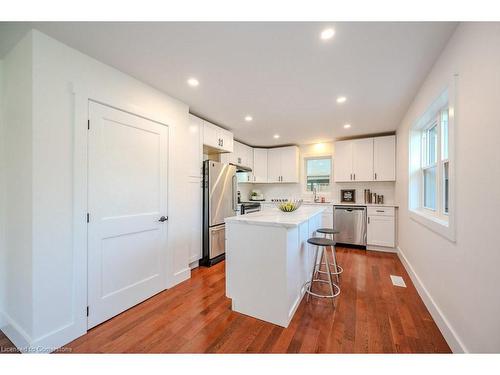 1719 Snyders Road E, Petersburg, ON - Indoor Photo Showing Kitchen