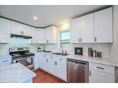 1719 Snyders Road E, Petersburg, ON - Indoor Photo Showing Kitchen With Upgraded Kitchen