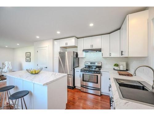 1719 Snyders Road E, Petersburg, ON - Indoor Photo Showing Kitchen With Upgraded Kitchen