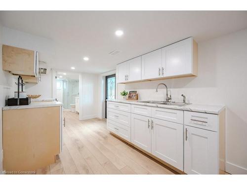 1719 Snyders Road E, Petersburg, ON - Indoor Photo Showing Kitchen