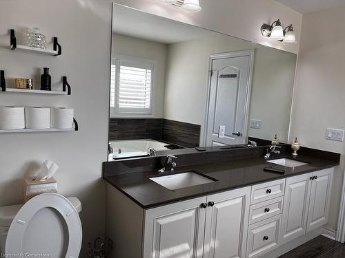 113 Chandler Terrace, Woodstock, ON - Indoor Photo Showing Bathroom