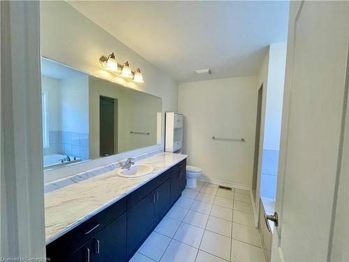 18 Forest Grove Lane, Kitchener, ON - Indoor Photo Showing Bathroom