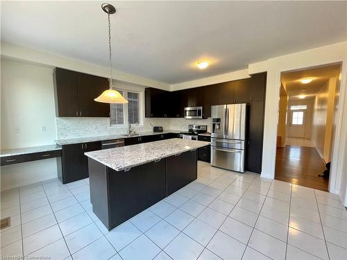 18 Forest Grove Lane, Kitchener, ON - Indoor Photo Showing Kitchen