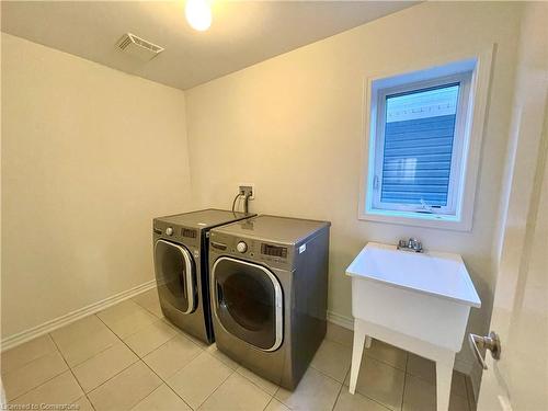 18 Forest Grove Lane, Kitchener, ON - Indoor Photo Showing Laundry Room